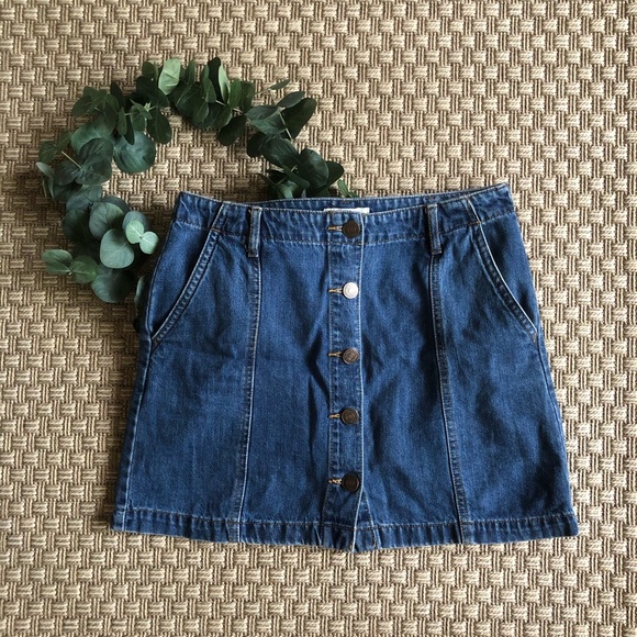 Forever 21 Dresses & Skirts - High Waisted Button Up Denim Skirt